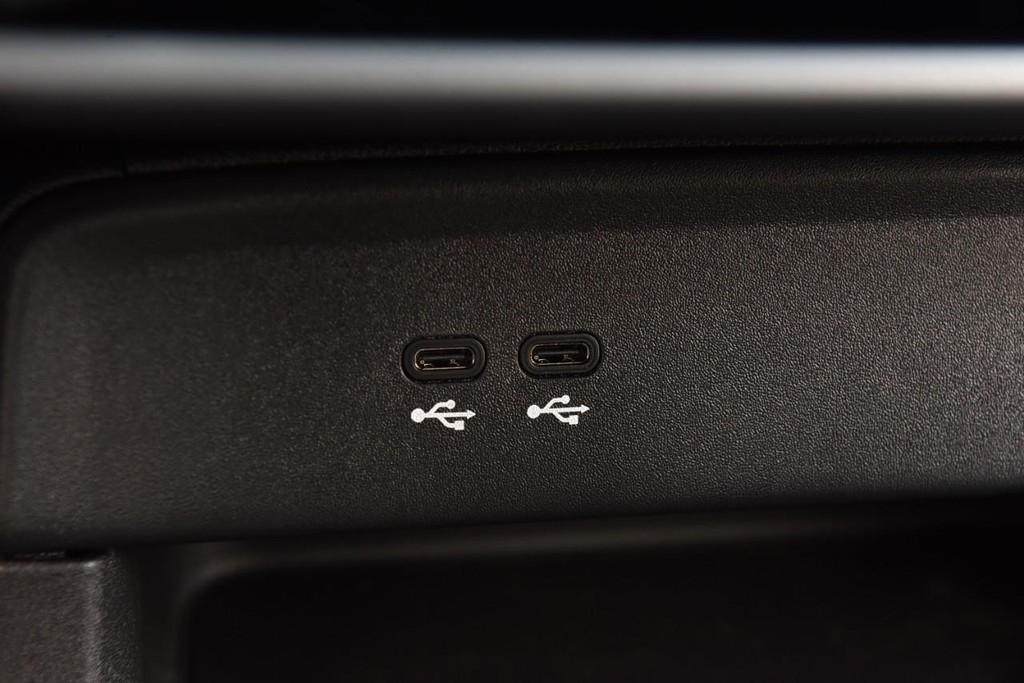 Honda Prologue Vehicle Full-screen Gallery Image 15