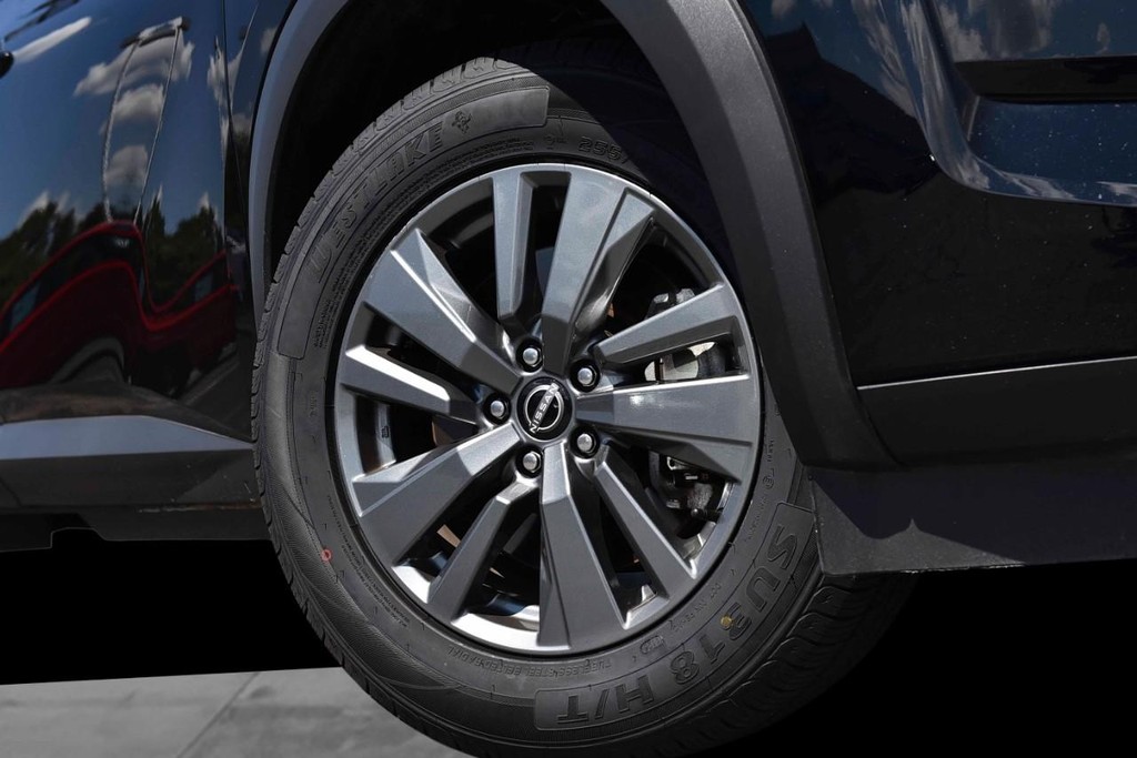 Nissan Pathfinder Vehicle Image 03