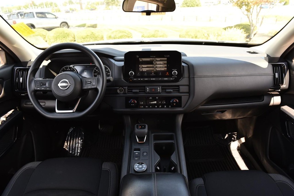 Nissan Pathfinder Vehicle Image 07