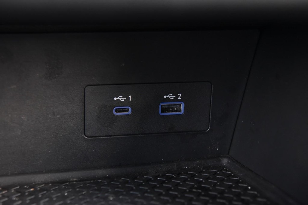 Nissan Pathfinder Vehicle Image 16