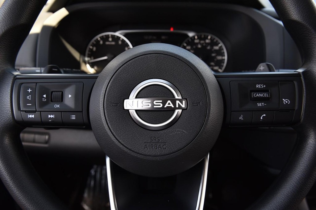 Nissan Pathfinder Vehicle Image 18