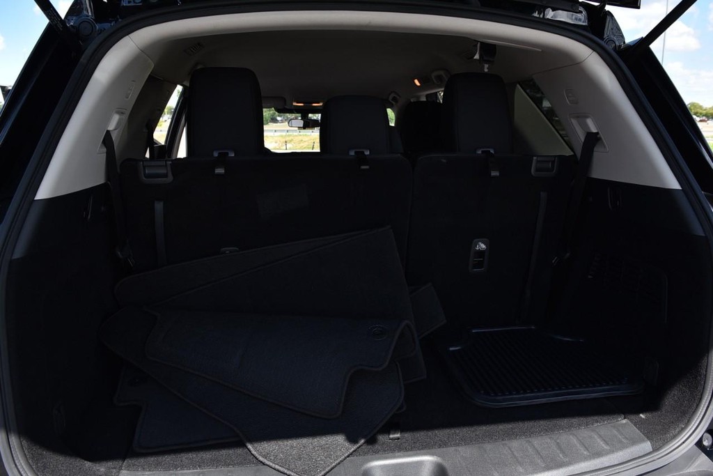 Nissan Pathfinder Vehicle Image 24