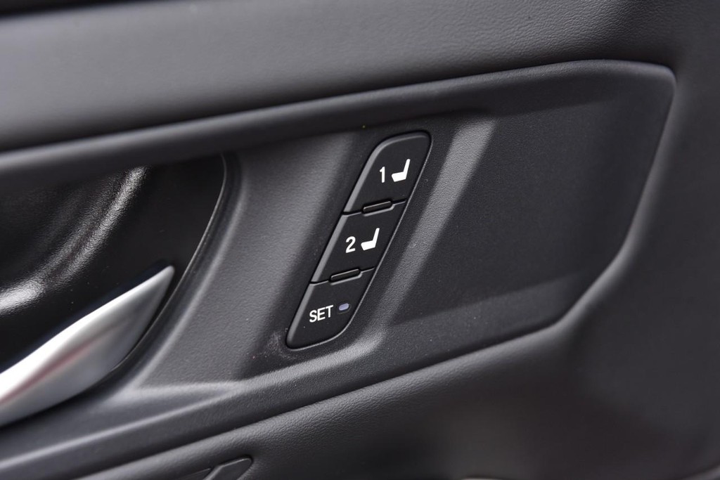 Honda Accord Hybrid Vehicle Image 09