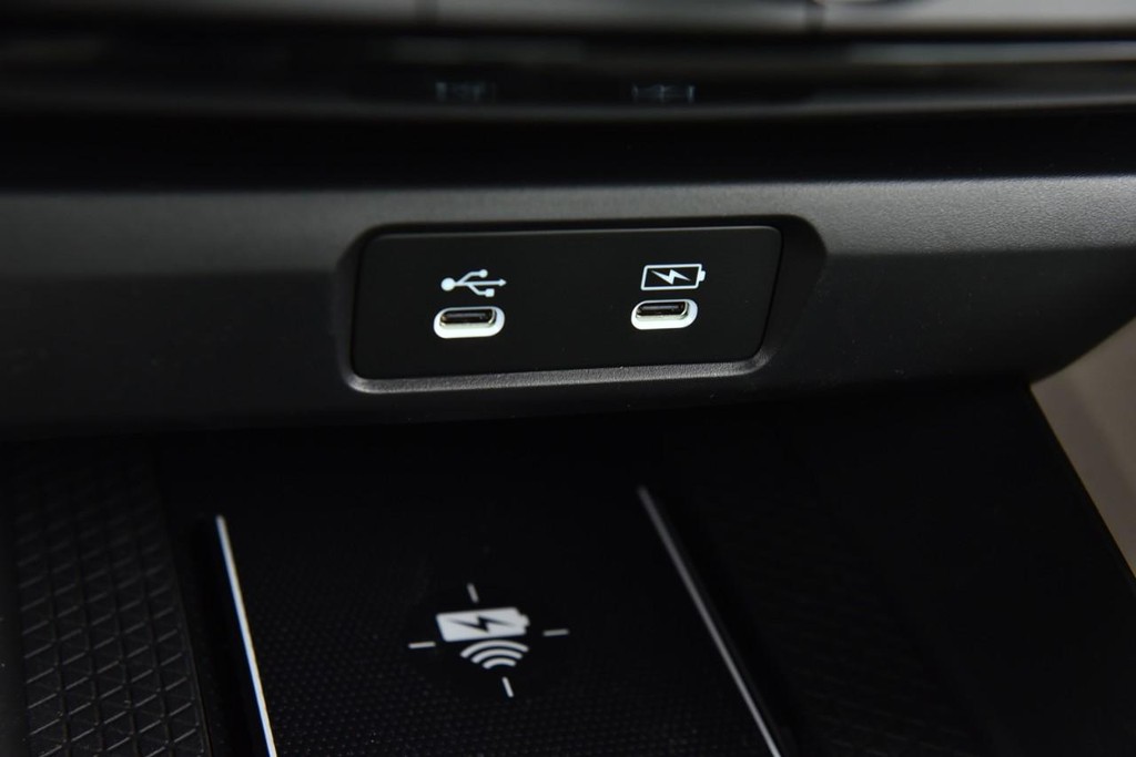 Honda Accord Hybrid Vehicle Image 16