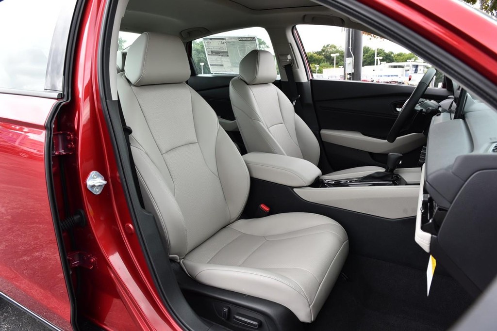 Honda Accord Hybrid Vehicle Image 21