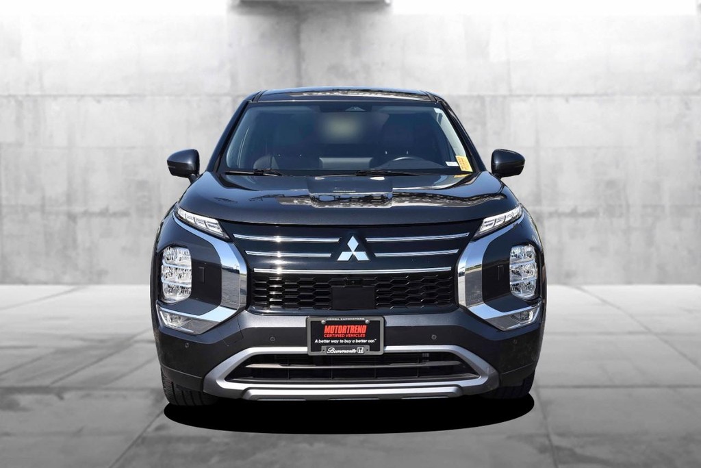 Mitsubishi Outlander Vehicle Full-screen Gallery Image 4