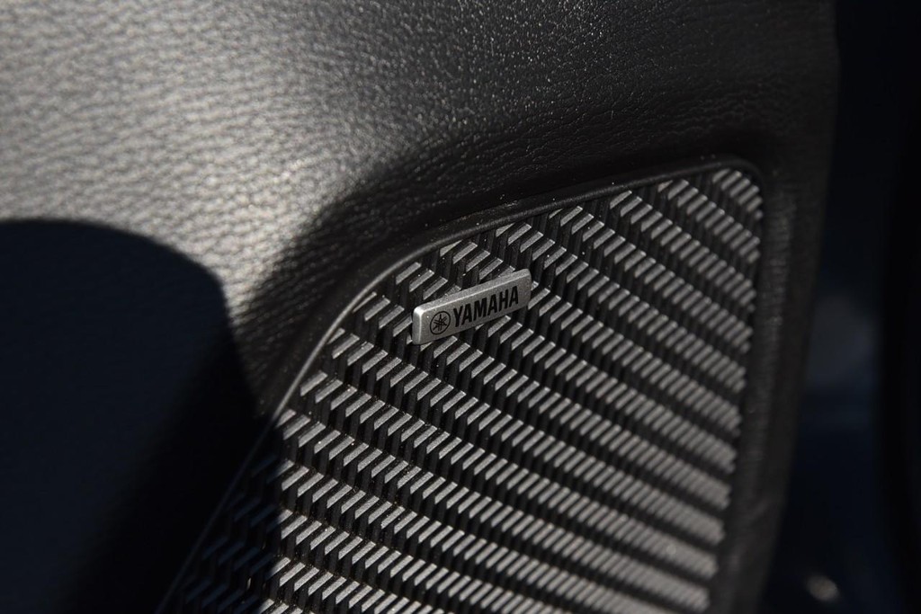 Mitsubishi Outlander Vehicle Full-screen Gallery Image 9