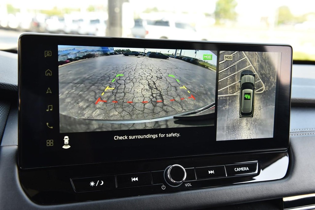 Mitsubishi Outlander Vehicle Full-screen Gallery Image 13