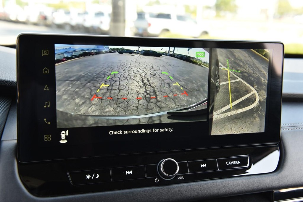 Mitsubishi Outlander Vehicle Full-screen Gallery Image 14