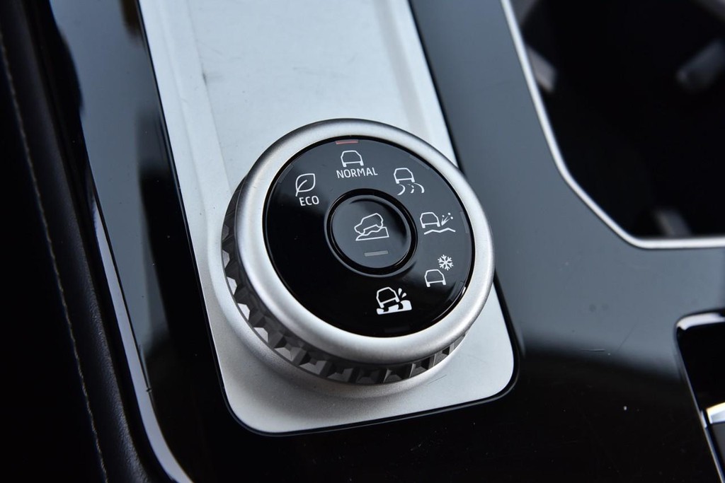 Mitsubishi Outlander Vehicle Full-screen Gallery Image 21