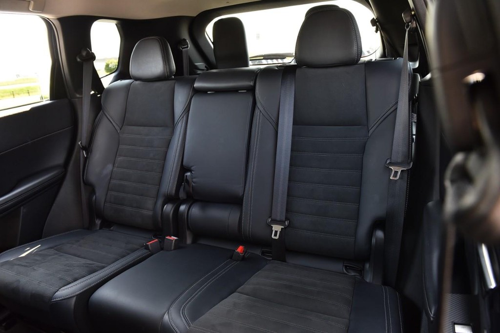 Mitsubishi Outlander Vehicle Full-screen Gallery Image 25
