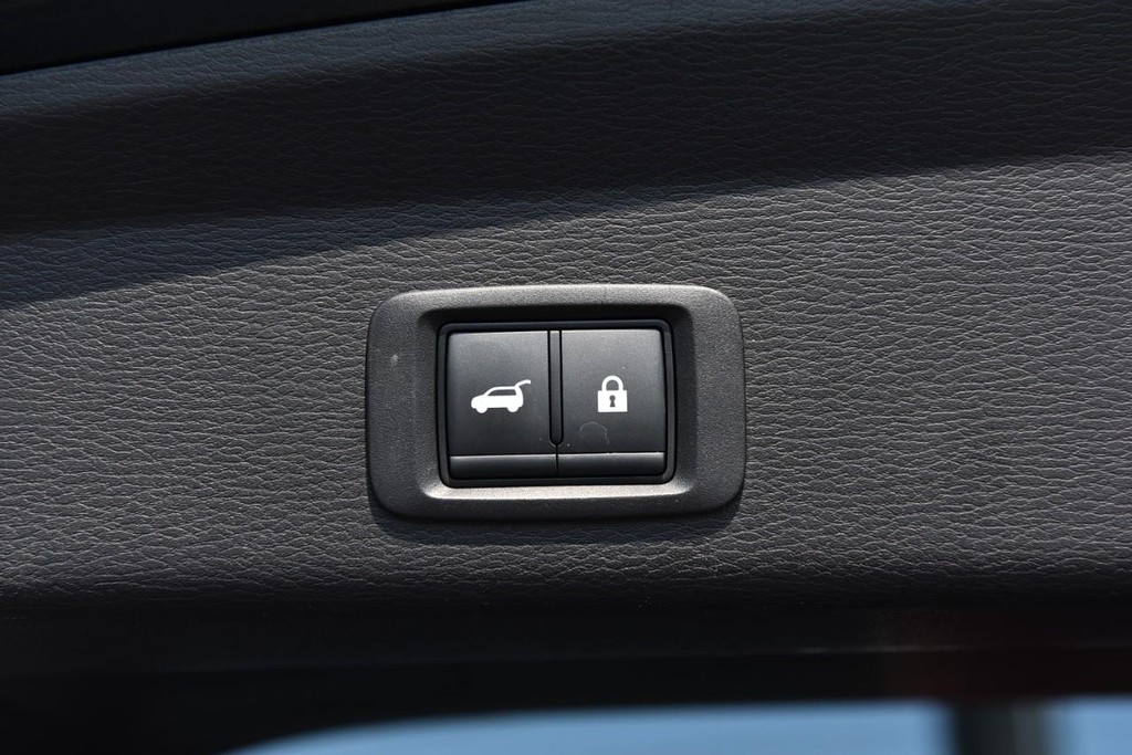 Mitsubishi Outlander Vehicle Full-screen Gallery Image 29