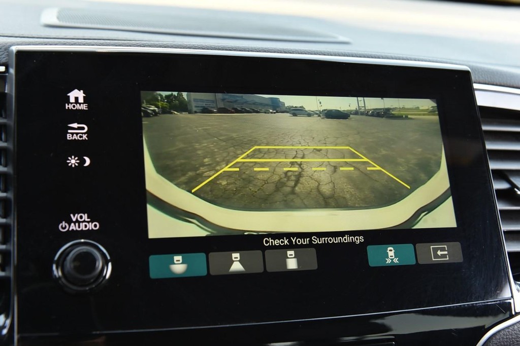 Honda Passport Vehicle Image 14