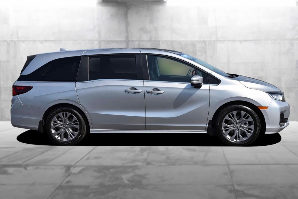 Honda Odyssey Vehicle Full-screen Gallery Image 5
