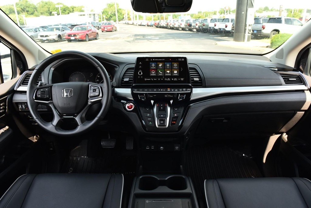 Honda Odyssey Vehicle Full-screen Gallery Image 7