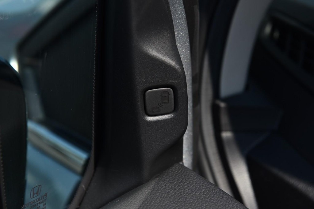 Honda Odyssey Vehicle Full-screen Gallery Image 10