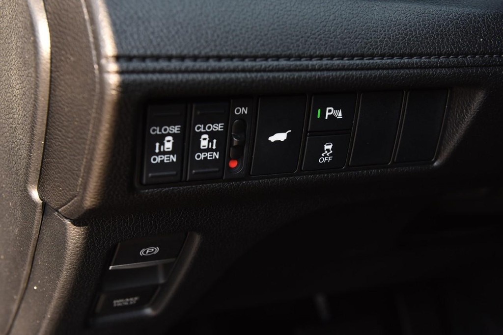 Honda Odyssey Vehicle Full-screen Gallery Image 11