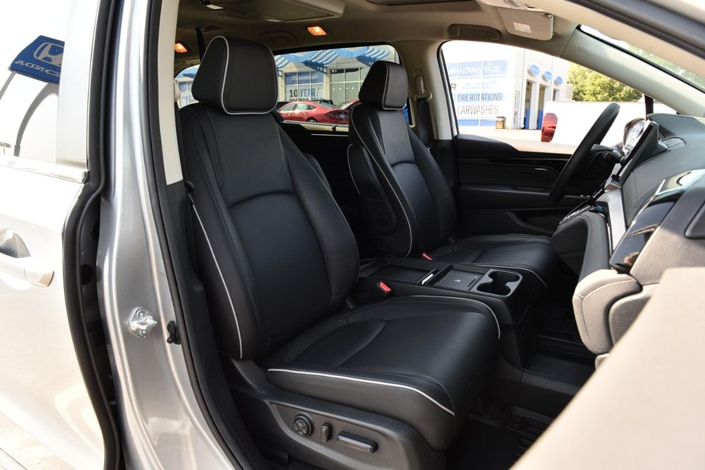 Honda Odyssey Vehicle Full-screen Gallery Image 22