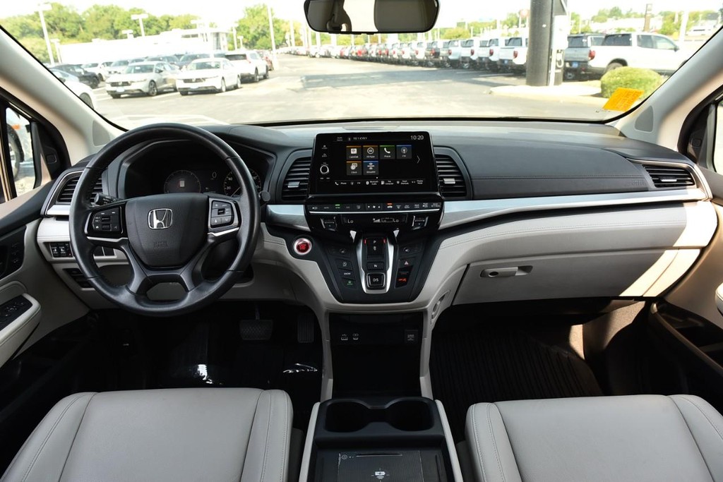 Honda Odyssey Vehicle Full-screen Gallery Image 7