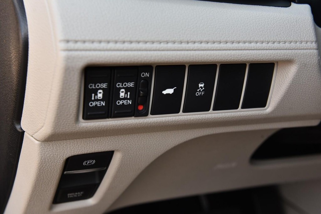 Honda Odyssey Vehicle Full-screen Gallery Image 11