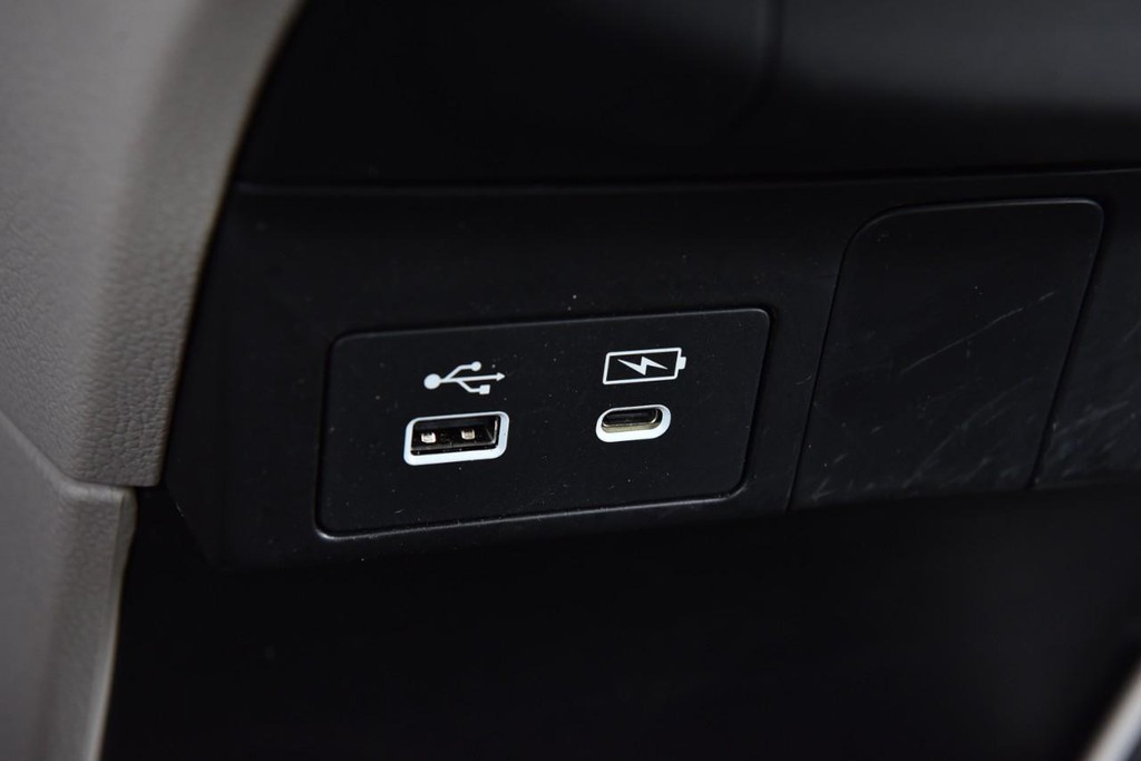 Honda Odyssey Vehicle Full-screen Gallery Image 18