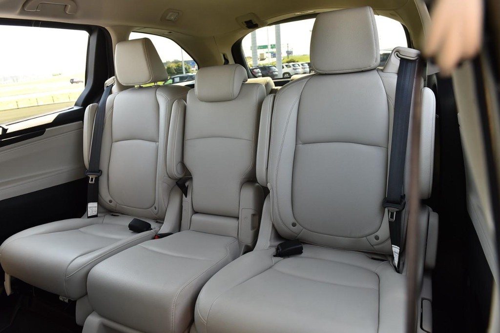 Honda Odyssey Vehicle Full-screen Gallery Image 26