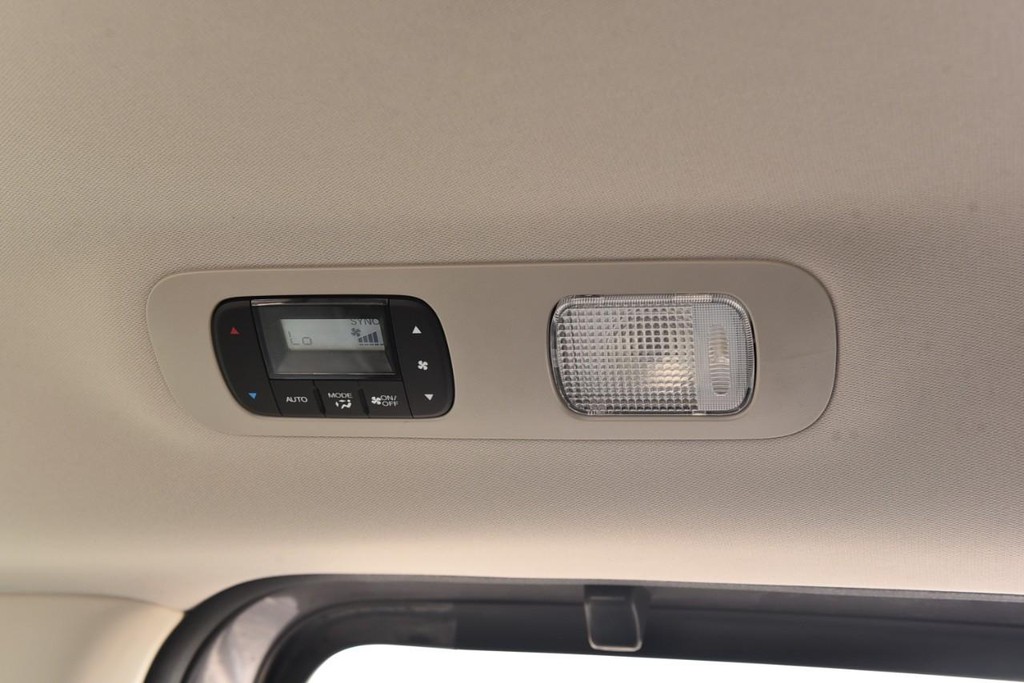 Honda Odyssey Vehicle Full-screen Gallery Image 27
