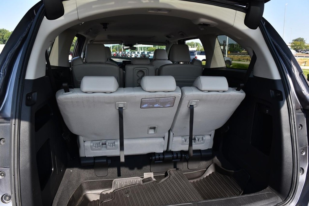 Honda Odyssey Vehicle Full-screen Gallery Image 31
