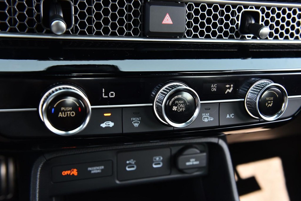 Honda Civic Hatchback Vehicle Full-screen Gallery Image 15