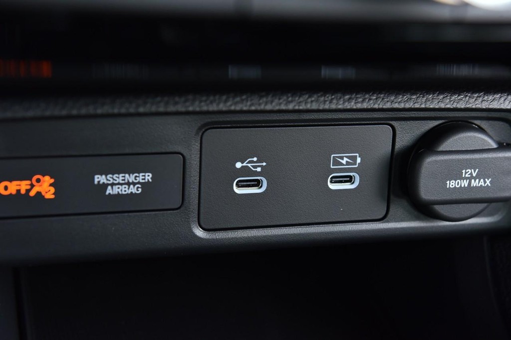 Honda Civic Hatchback Vehicle Full-screen Gallery Image 16