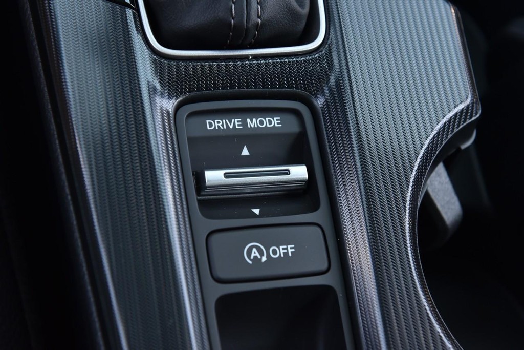 Honda Civic Hatchback Vehicle Full-screen Gallery Image 17