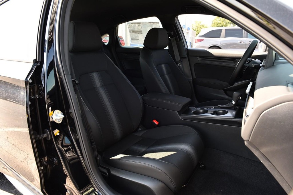 Honda Civic Hatchback Vehicle Full-screen Gallery Image 21