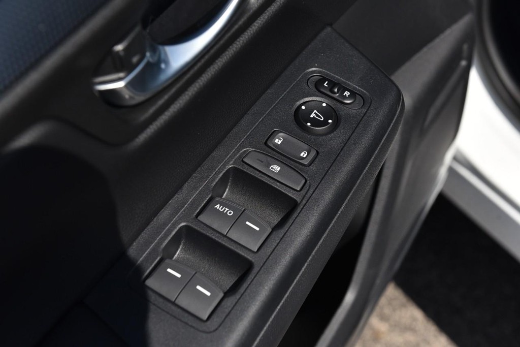 Honda CR-V Vehicle Image 08