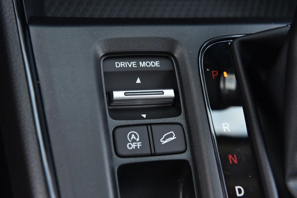 Honda CR-V Vehicle Image 15