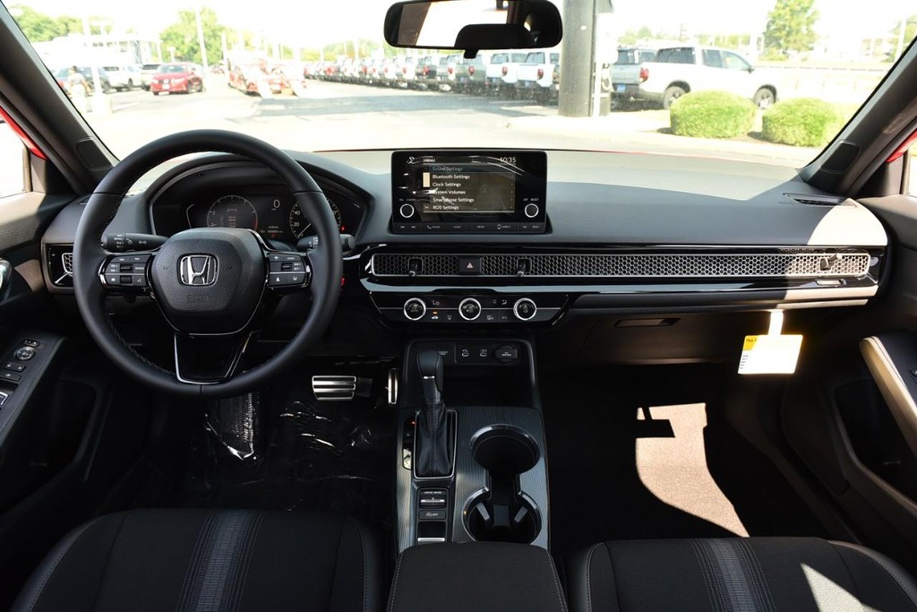 Honda Civic Hatchback Vehicle Full-screen Gallery Image 7