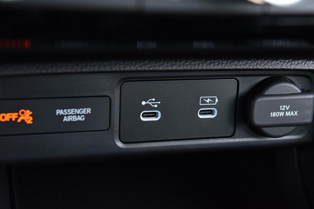 Honda Civic Hatchback Vehicle Full-screen Gallery Image 16