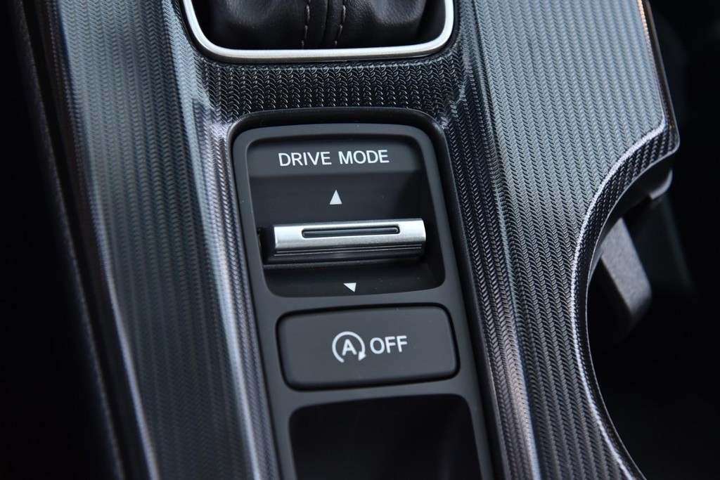 Honda Civic Hatchback Vehicle Full-screen Gallery Image 17