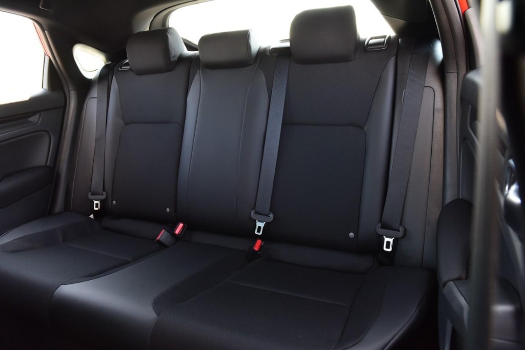 Honda Civic Hatchback Vehicle Full-screen Gallery Image 22