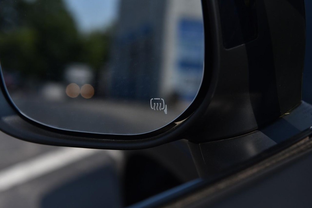 Subaru Forester Vehicle Image 09