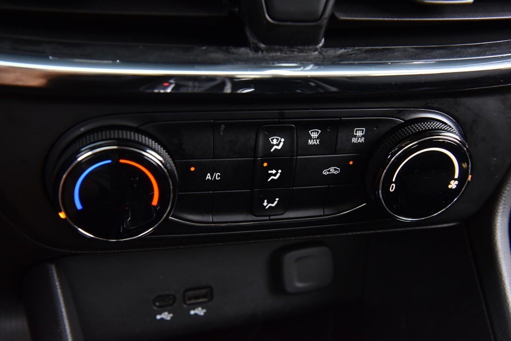 Buick Encore GX Vehicle Image 15