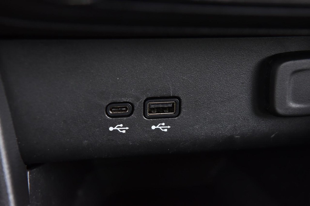 Buick Encore GX Vehicle Image 16