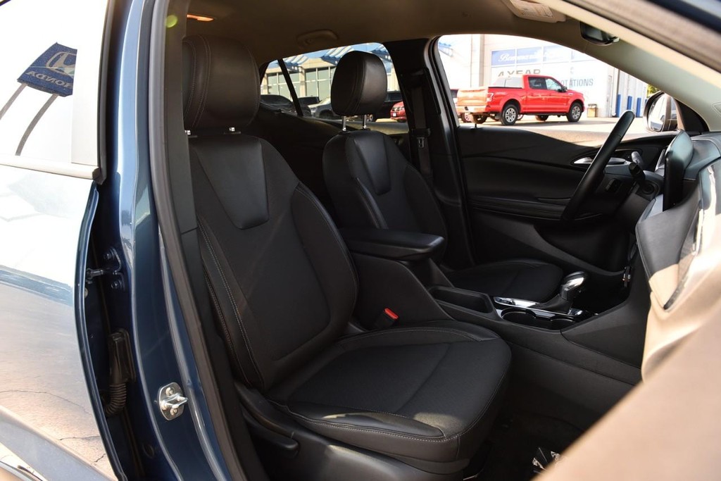Buick Encore GX Vehicle Image 21