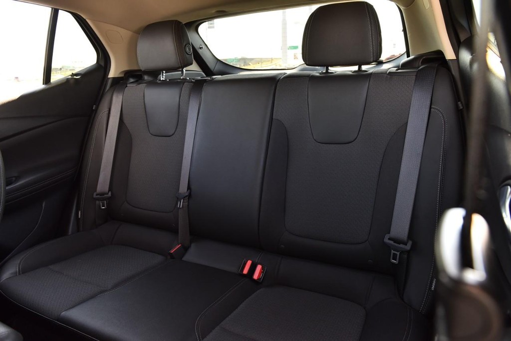 Buick Encore GX Vehicle Image 22