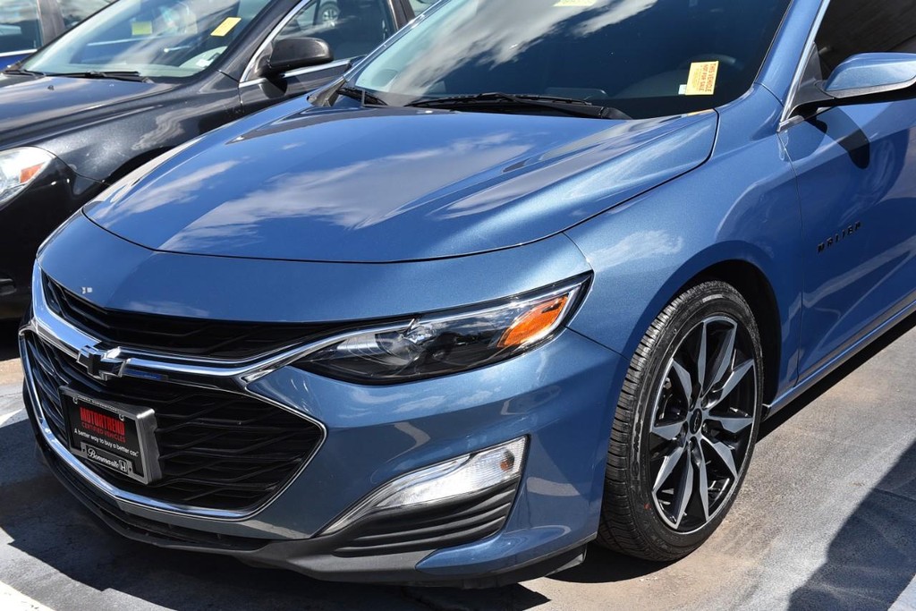 Chevrolet Malibu Vehicle Full-screen Gallery Image 02