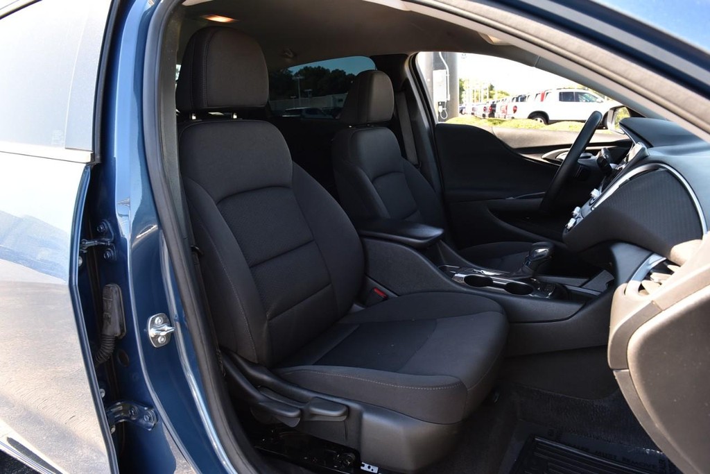 Chevrolet Malibu Vehicle Image 19