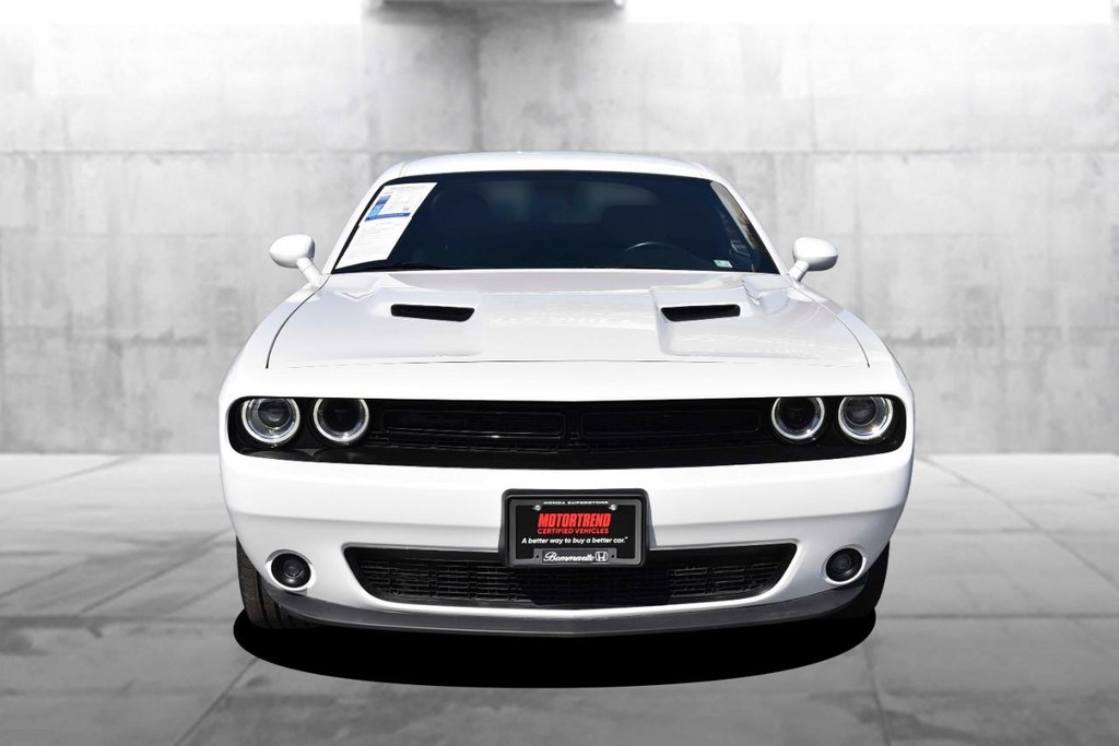 Dodge Challenger Vehicle Image 04