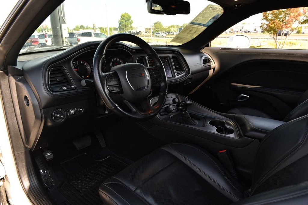 Dodge Challenger Vehicle Image 07