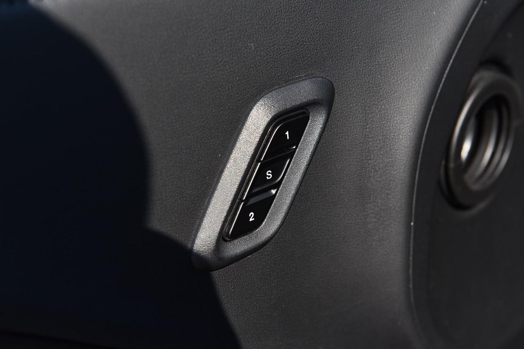 Dodge Challenger Vehicle Image 10