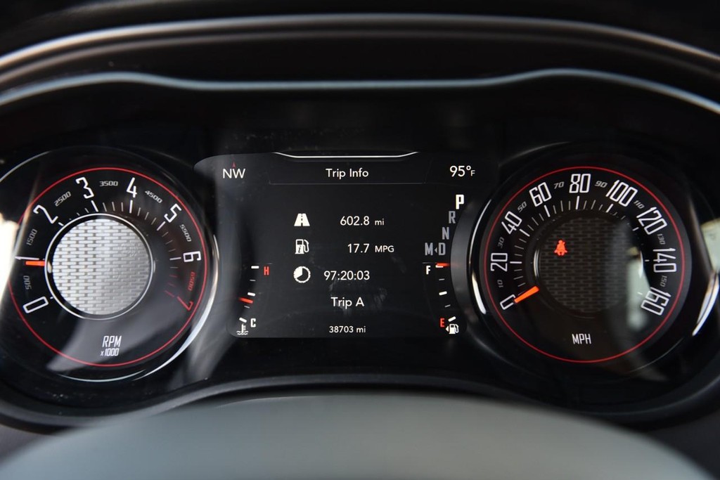 Dodge Challenger Vehicle Image 15