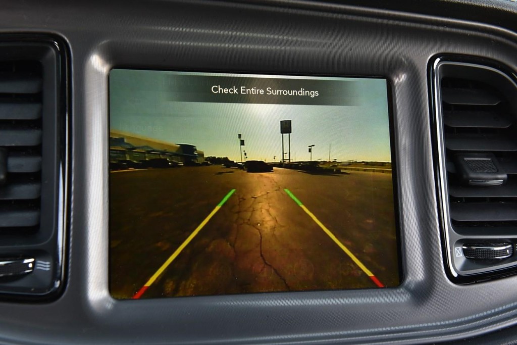 Dodge Challenger Vehicle Image 16